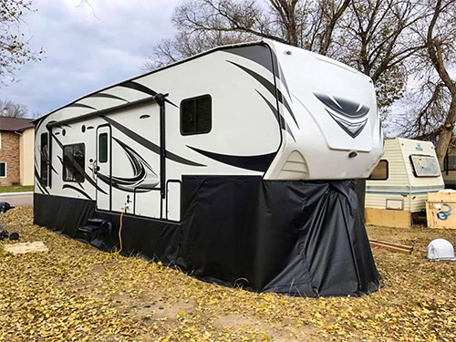 Jupe coupe-vent pour camping-car